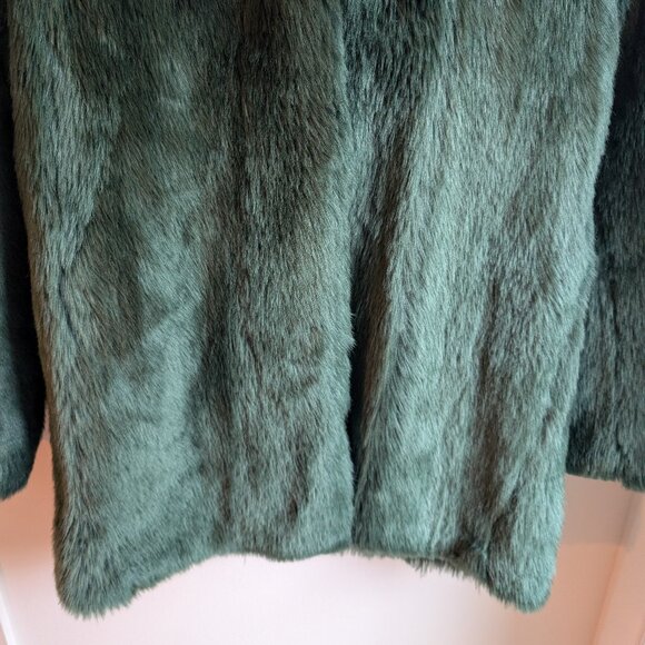 Stunning Aritzia Babaton Faux Fur Winter Coat – Small – Deep Green – Rare Color - Picture 7 of 12